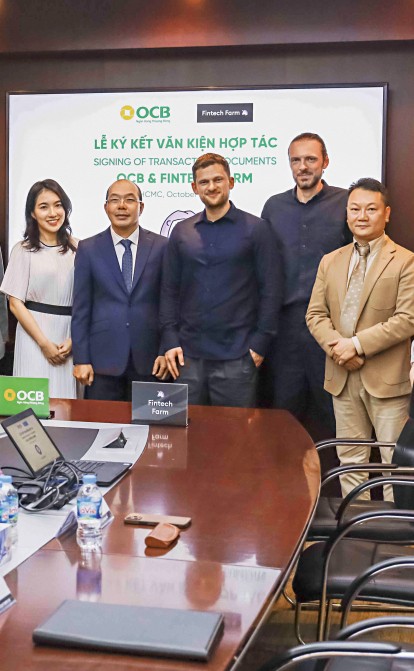 Дмитро Дубілет, Микола Безкровний та їхні партнери із в'єтнамського банку OCB /Orient Commercial Joint Stock Bank (OCB), розміщене на публічному порталі ocb.com.vn